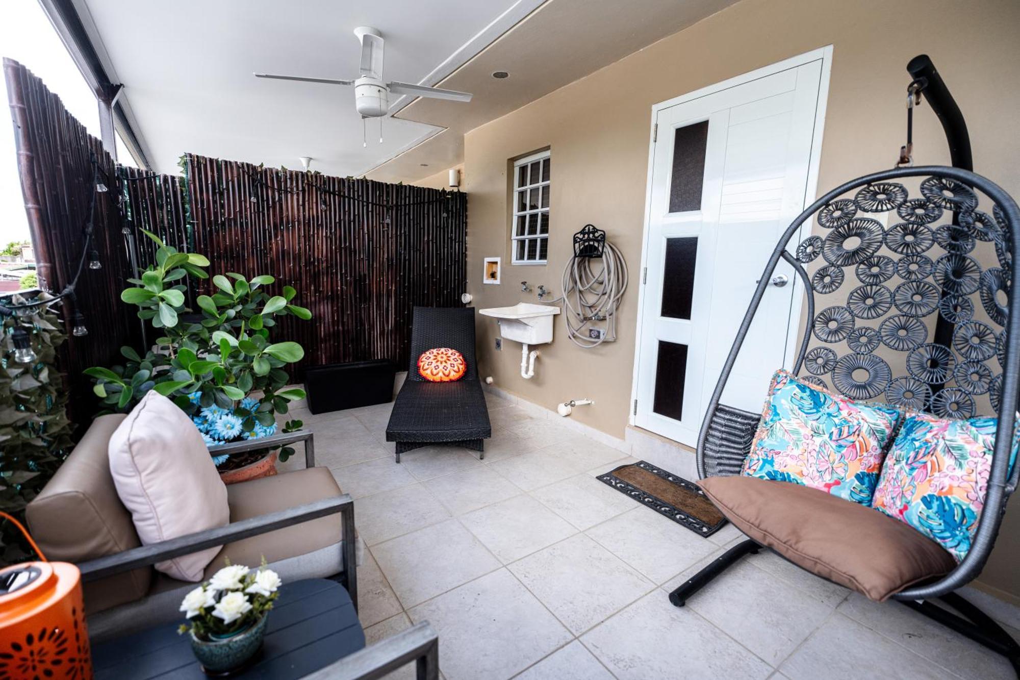 Private Jacuzzi Oasis With Mountain Views And Free Parking Apartment Ponce Exterior photo
